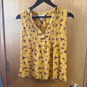 Market and Spruce M yellow flower sleeveless